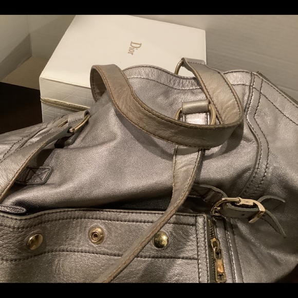 Yves Saint Laurent Downtown Silver Large Bag Tote - Picture 10 of 13